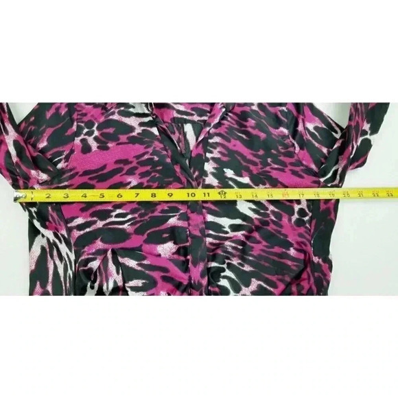 New York & Company Size Medium Women's Stretch Hidden Buttons Long Sleeve Top - Picture 3 of 11